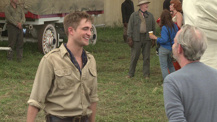 Robert Pattinson and Francis Lawrence on the Water for Elephants set